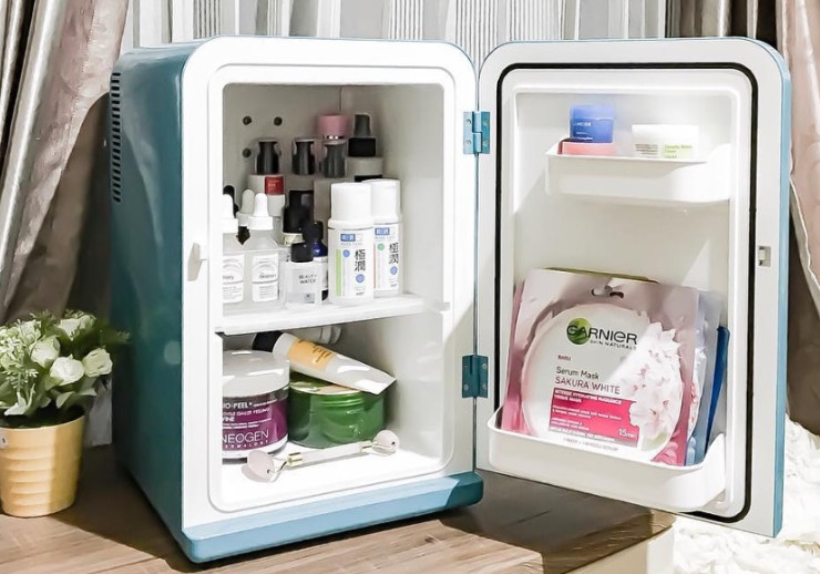 Tủ lạnh mini dùng để trữ mỹ phẩm