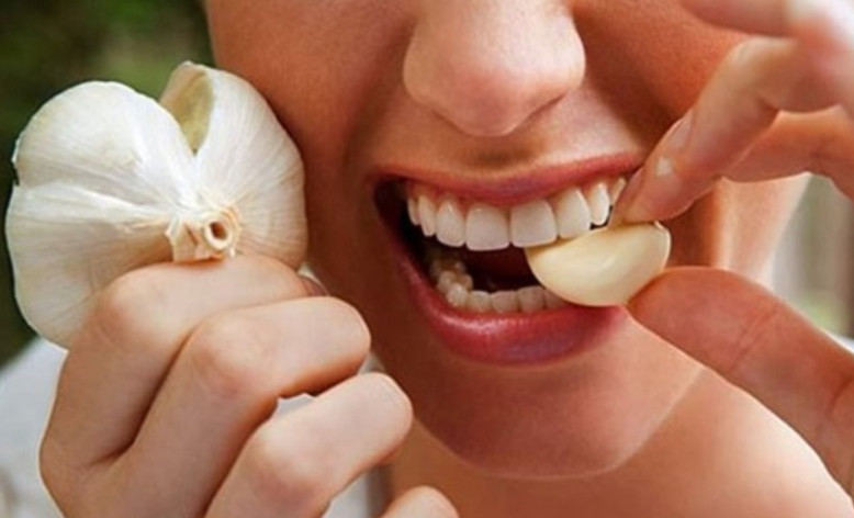 Tỏi trị đau răng hiệu quả 